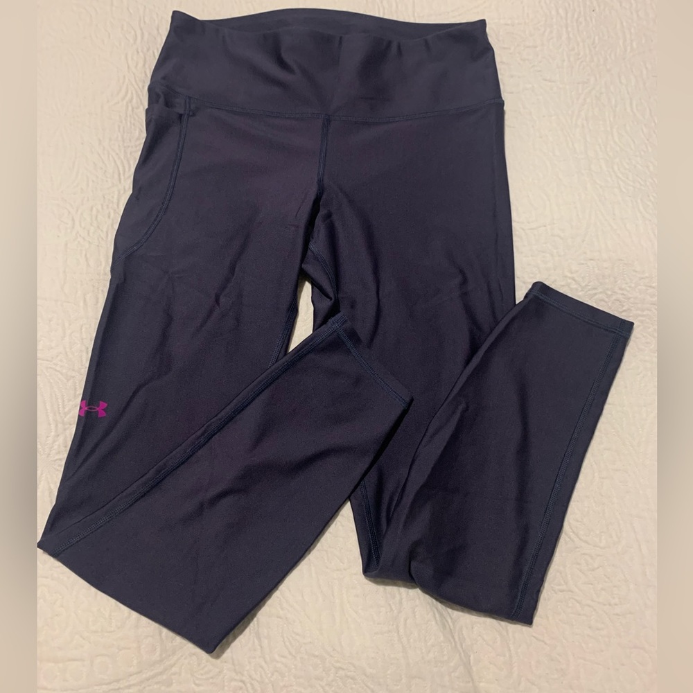 Under Armour Compression leggings size L. Tempered steel color. Has pocket!